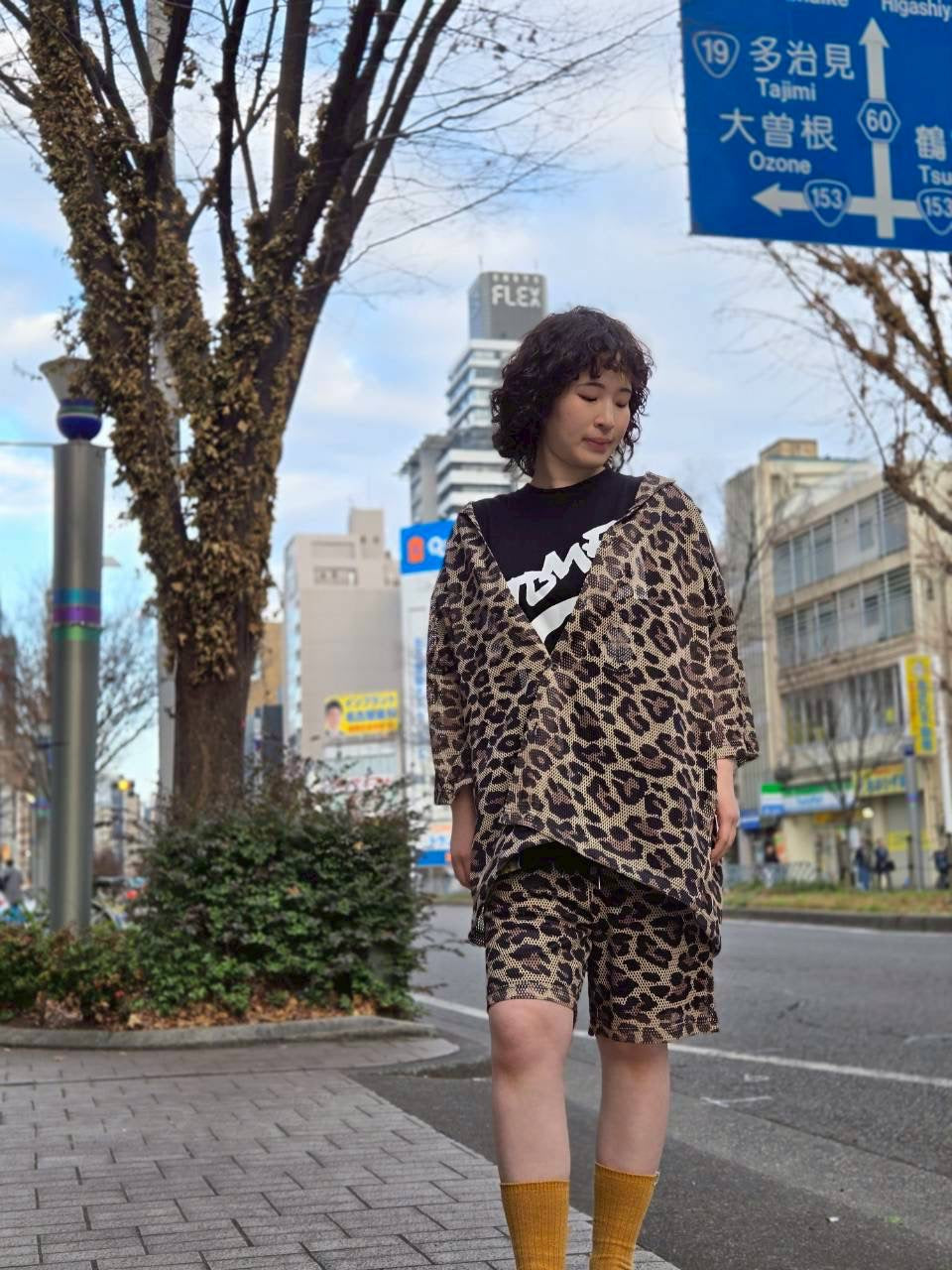 STUD MUFFINレオパードメッシュスマイリーパッチオーバーサイズシャツ